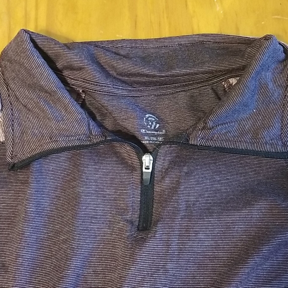 Champion Pull Over - Picture 3 of 4